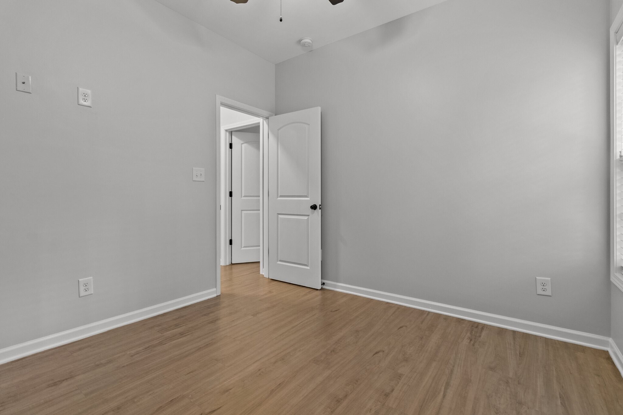 Building Photo - 6471 Chamblee Dr