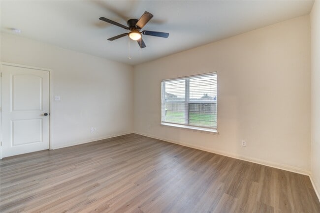 Building Photo - 3001 Iron Woods Dr