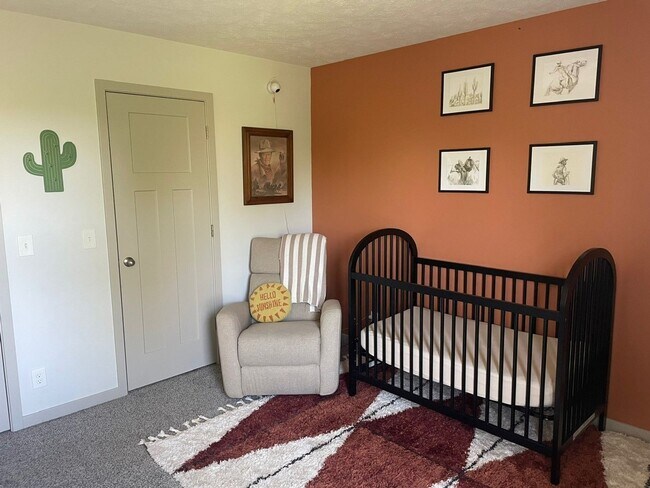 Building Photo - Home For Rent Papillion