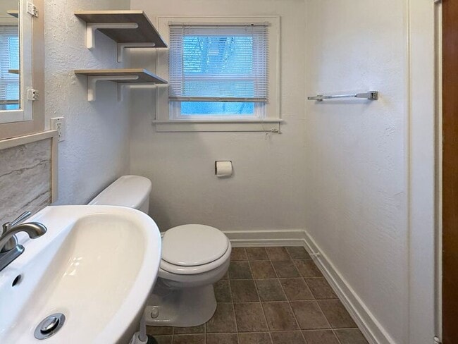 Building Photo - 3511 Willamette St