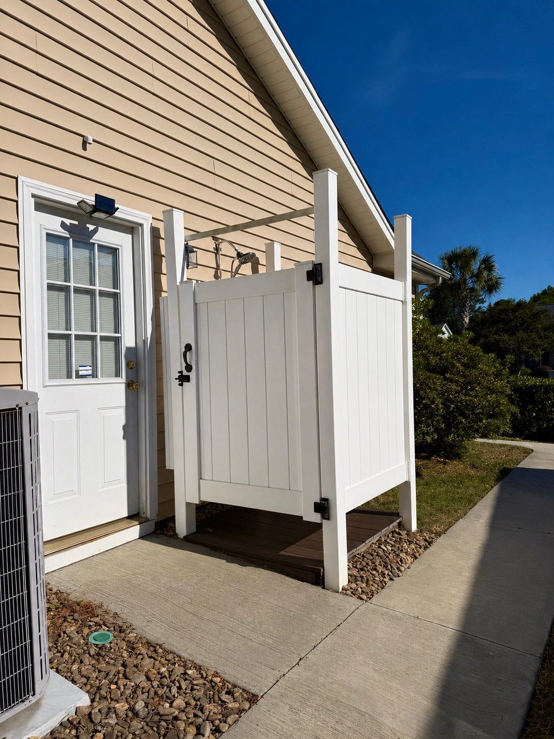 Building Photo - 250 Vesta Dr