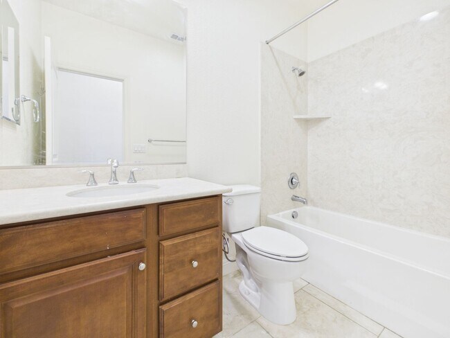 Building Photo - Spacious 5-Bedroom Solar Home in Blackstone with Resort Style Amenities