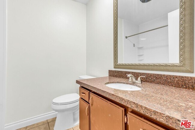 Building Photo - 15207 Magnolia Blvd