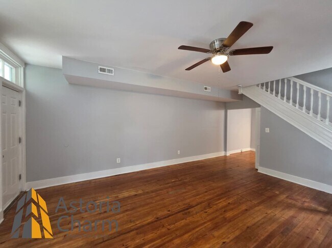 Building Photo - 607 E 41st St