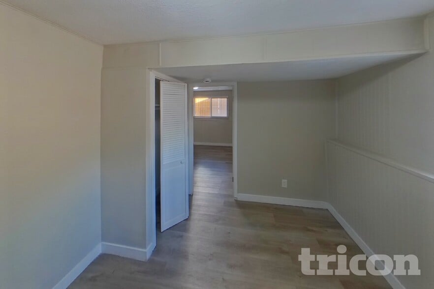 Building Photo - 3127 Moonbeam Cir S