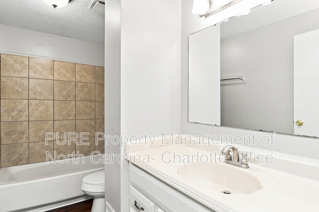 Building Photo - 8115 Bald Ridge Dr