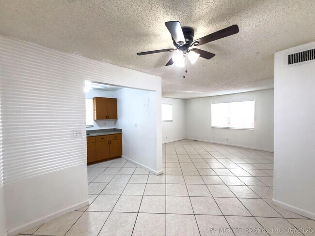 Building Photo - 4109 Riverside Dr