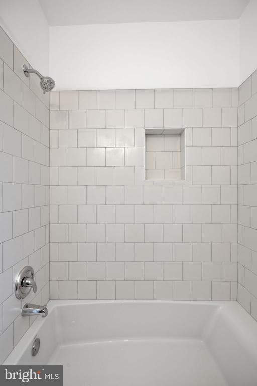 Building Photo - 4026 9th St NE