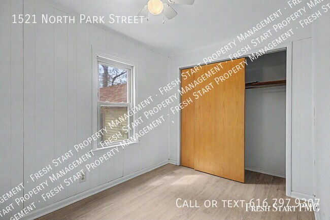 Building Photo - 1521 N Park St