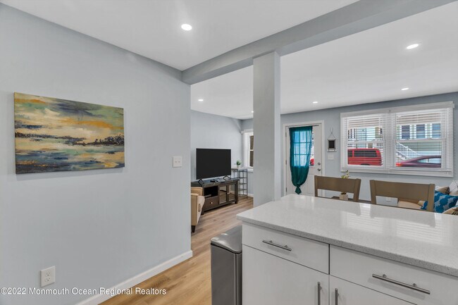 Building Photo - 262 1st Ave