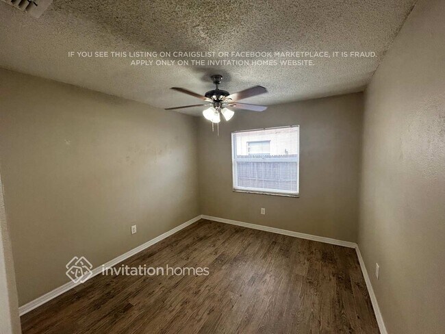 Building Photo - 2825 Mnr Hl Dr