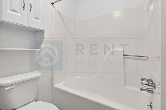 Building Photo - Beautiful Condo Available