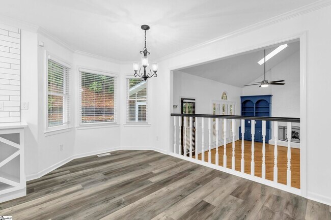 Building Photo - 125 River Way Dr