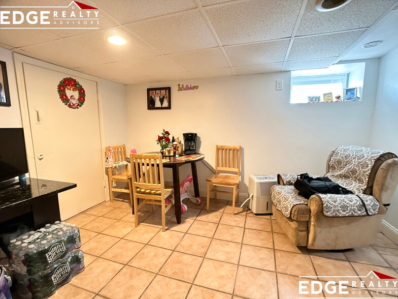 Building Photo - 31 Hopedale St