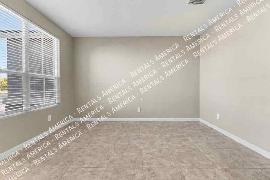 Building Photo - 17028 N Palo Verde St