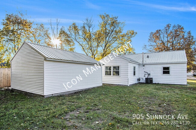 Building Photo - 905 Sunnock Ave