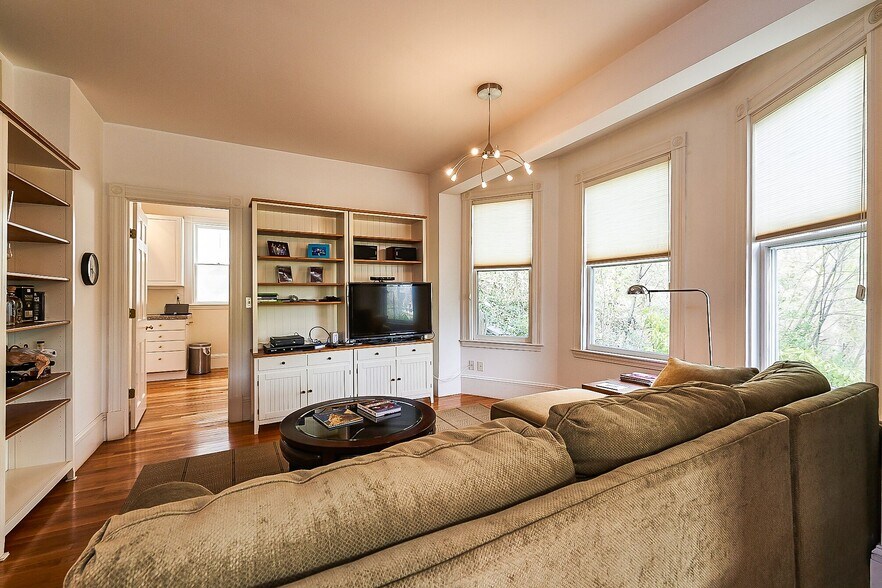 Building Photo - 25 Mason Ter