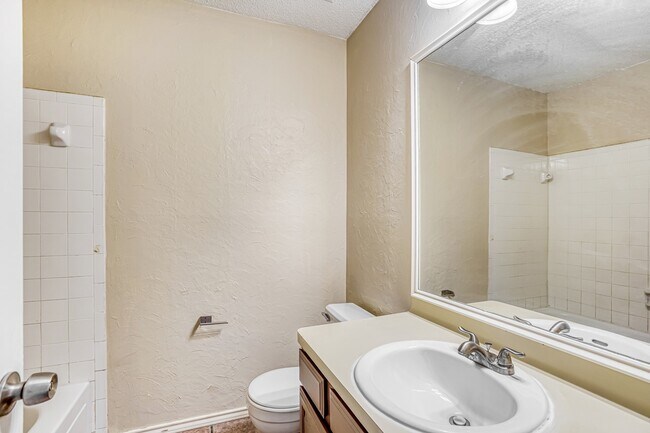 Building Photo - 18614 Seaton Dr