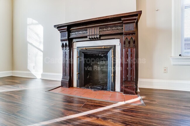 Building Photo - 2114 Kemper Ln