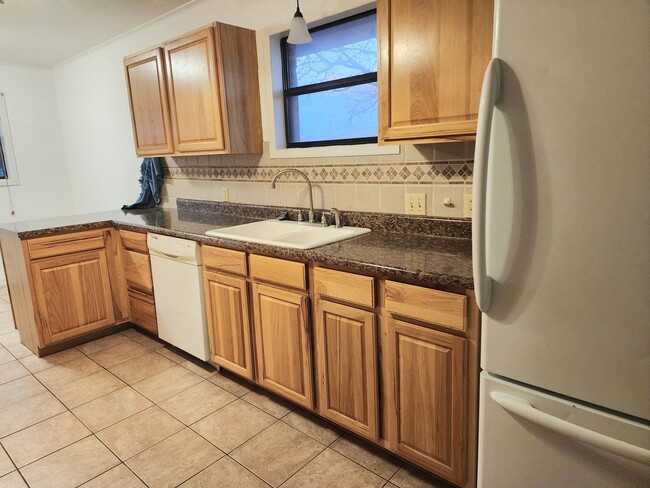 Building Photo - 1209 Libra Dr