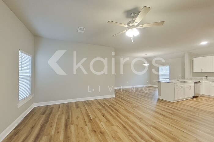 Building Photo - 13769 Pinyon Dr
