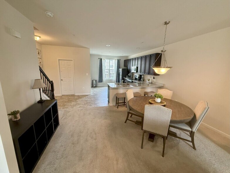 Building Photo - 111 Clydesdale Ln