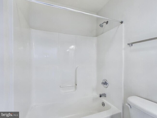 Building Photo - 302 Baughmans Ln