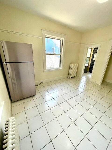 Building Photo - 81 College Ave