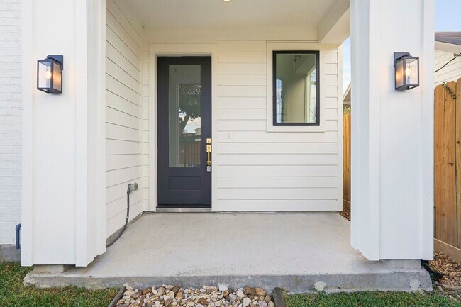 Building Photo - 3828 Wilmer St