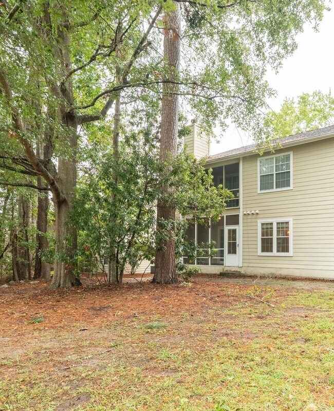 Building Photo - Low-Maintenance Living in Gated Park at Ri...