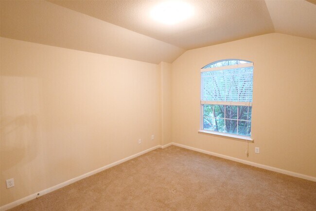 Building Photo - 26427 Longview Creek Dr