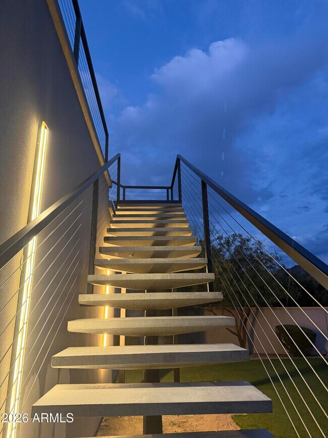 Building Photo - 9979 E Toms Thumb