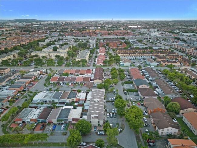 Building Photo - 1758 W 58th St