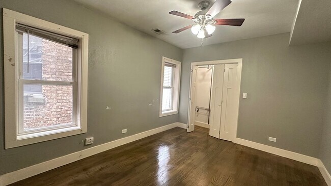 Building Photo - 6207 N Talman Ave
