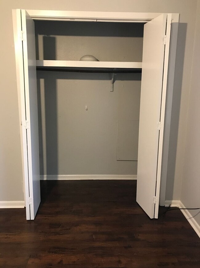 Building Photo - 304 Latin Dr