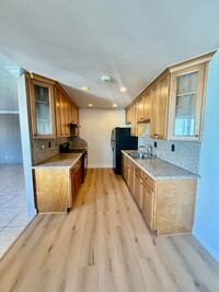 Building Photo - Beautiful 2 bedroom condo