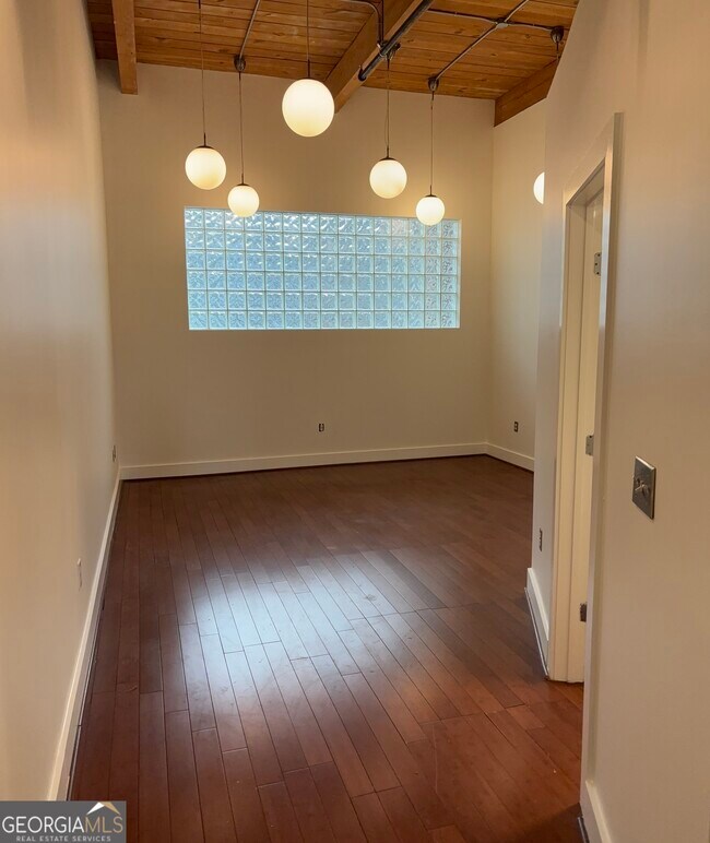 Building Photo - 204 Walker St SW