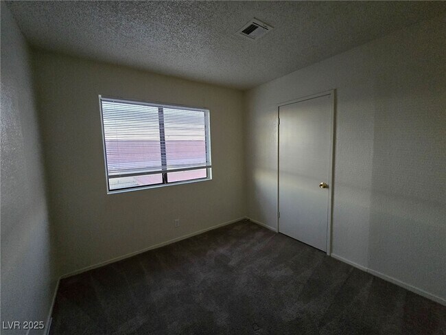 Building Photo - 4300 N Lamont St