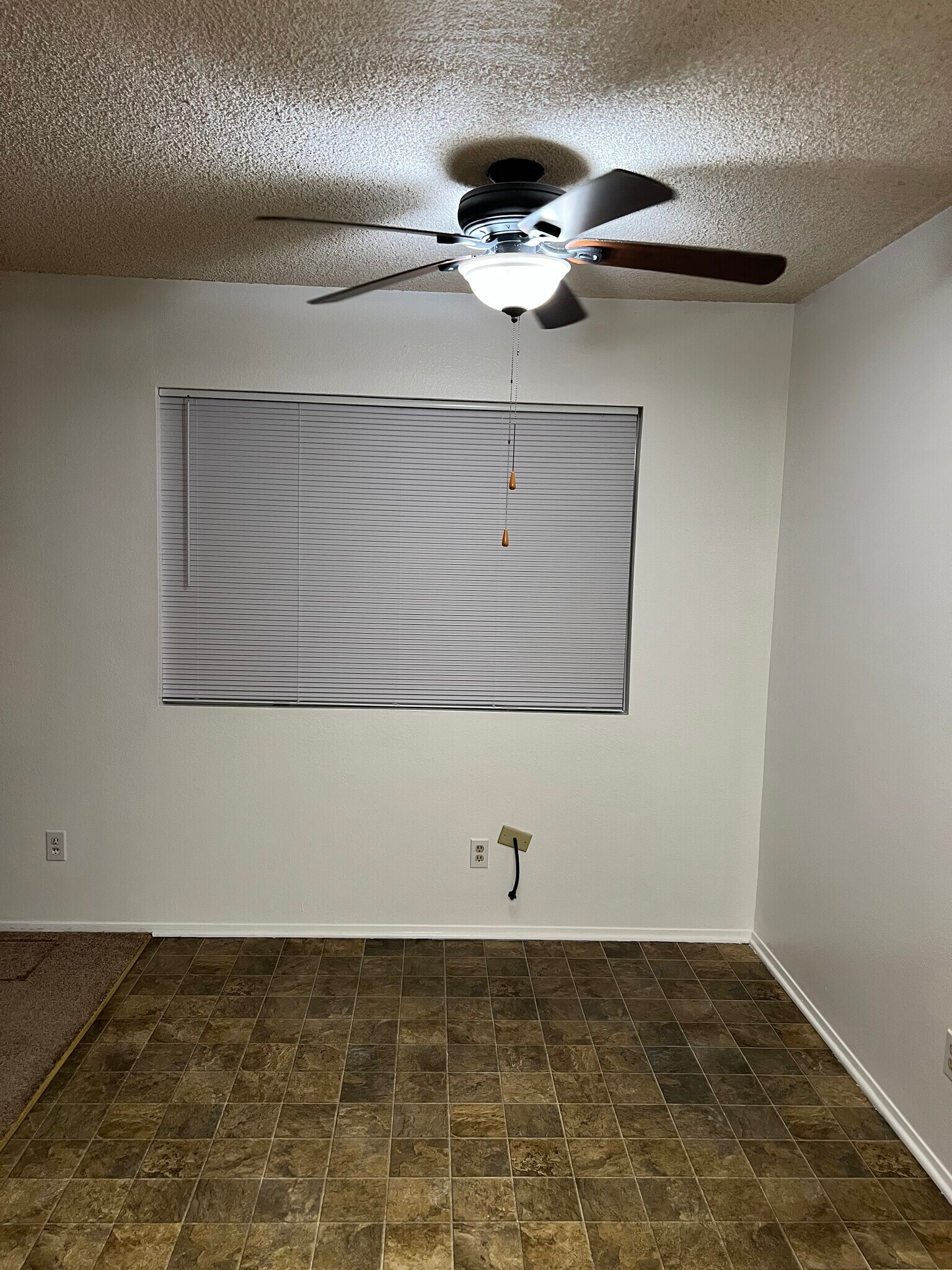 Building Photo - 1931 Nuevo St