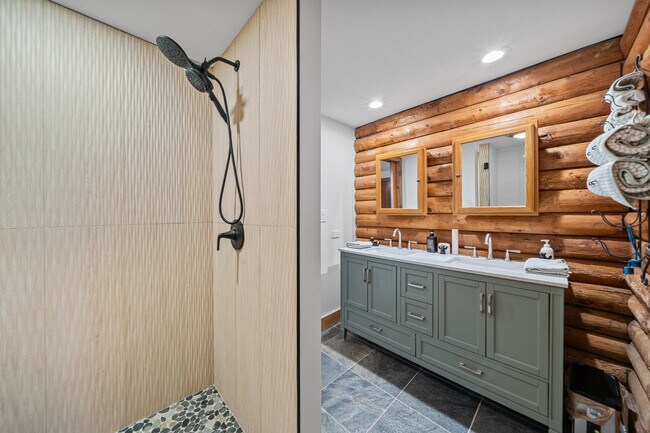 Building Photo - N1508 Wildwood Rd