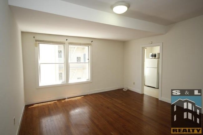 Primary Photo - bedroom in San Francisco CA 94115