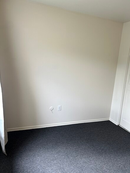 Bedroom - 1010 Sanlin Dr