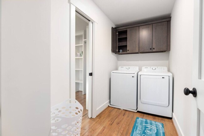 Building Photo - 806 Colorado Ave