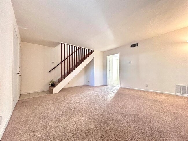 Building Photo - 7407 Shadow Hill Dr
