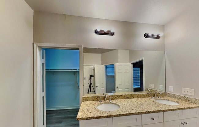 Building Photo - Charming 4-Bedroom Retreat Designed for Everyday Comfort