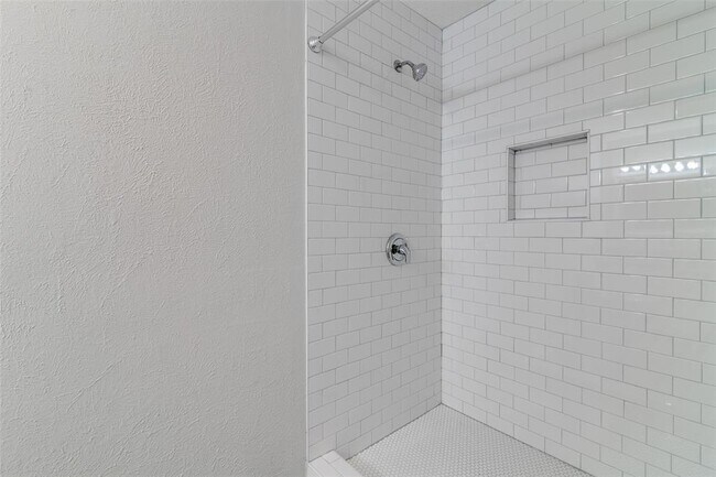 Building Photo - 507 Hilltop Ln