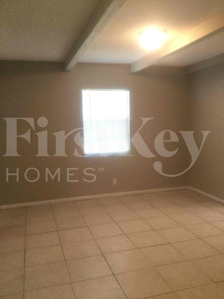 Building Photo - 3637 Ave Montresor