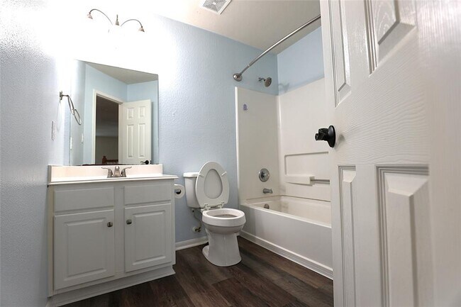 Building Photo - 15215 Possumwood Dr