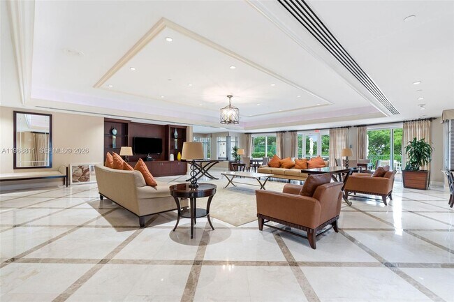 Building Photo - 19900 E Country Club Dr