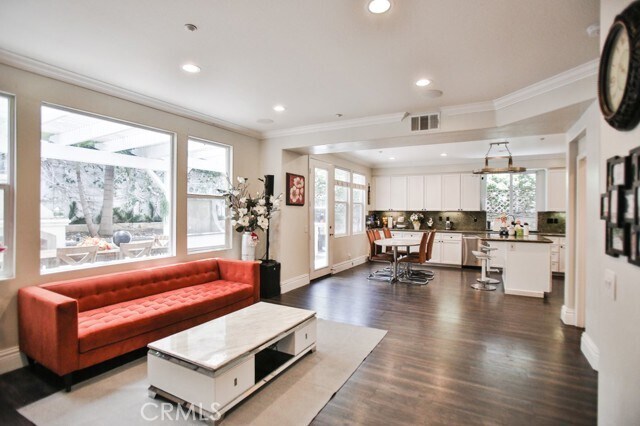 Building Photo - 5326 Charlotta Dr